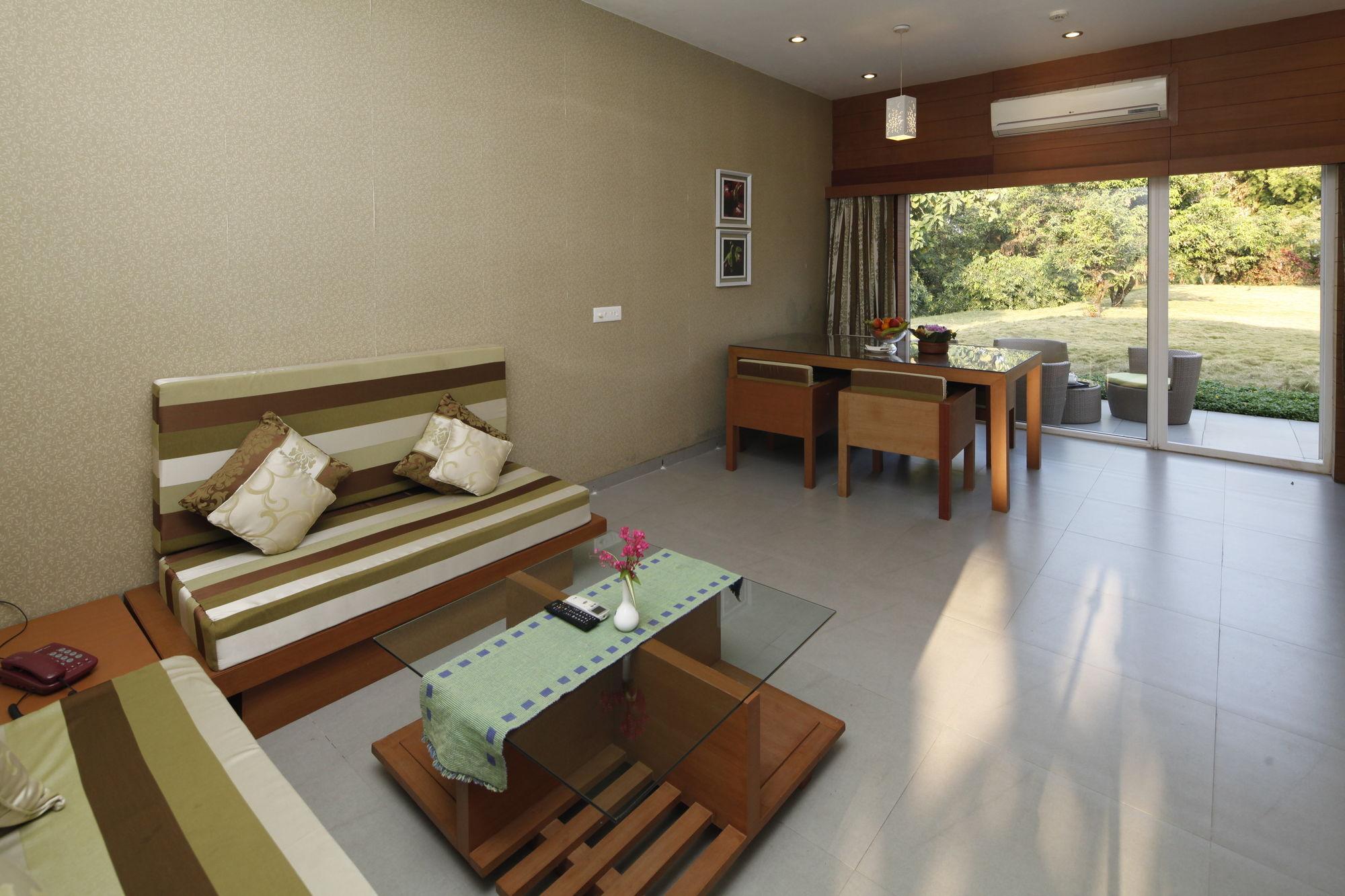 Sinclairs Retreat Dooars, Chalsa Hotel Bagian luar foto