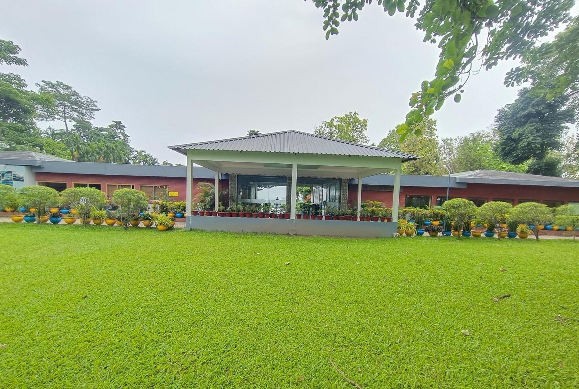 Sinclairs Retreat Dooars, Chalsa Hotel Bagian luar foto