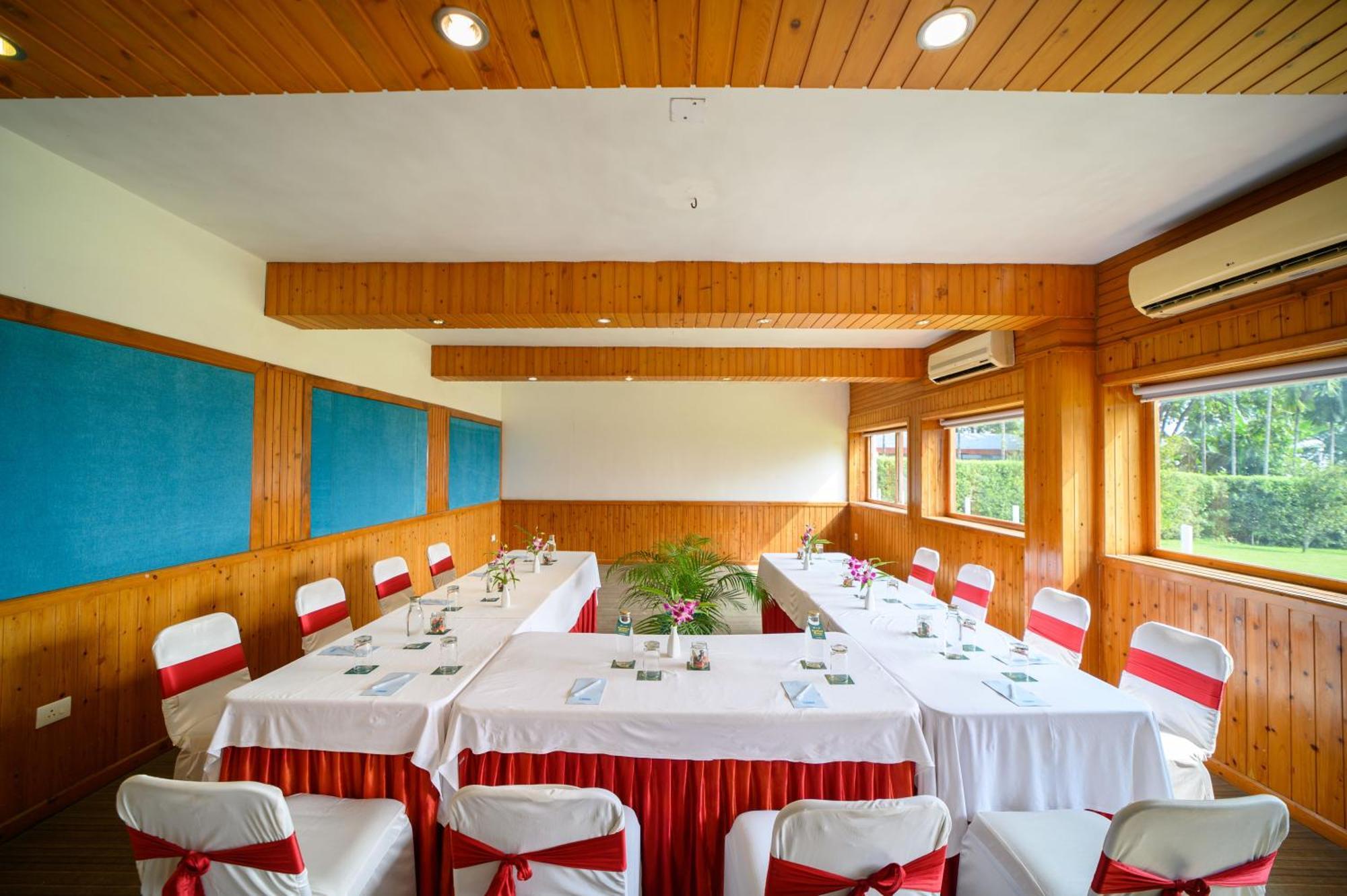 Sinclairs Retreat Dooars, Chalsa Hotel Bagian luar foto