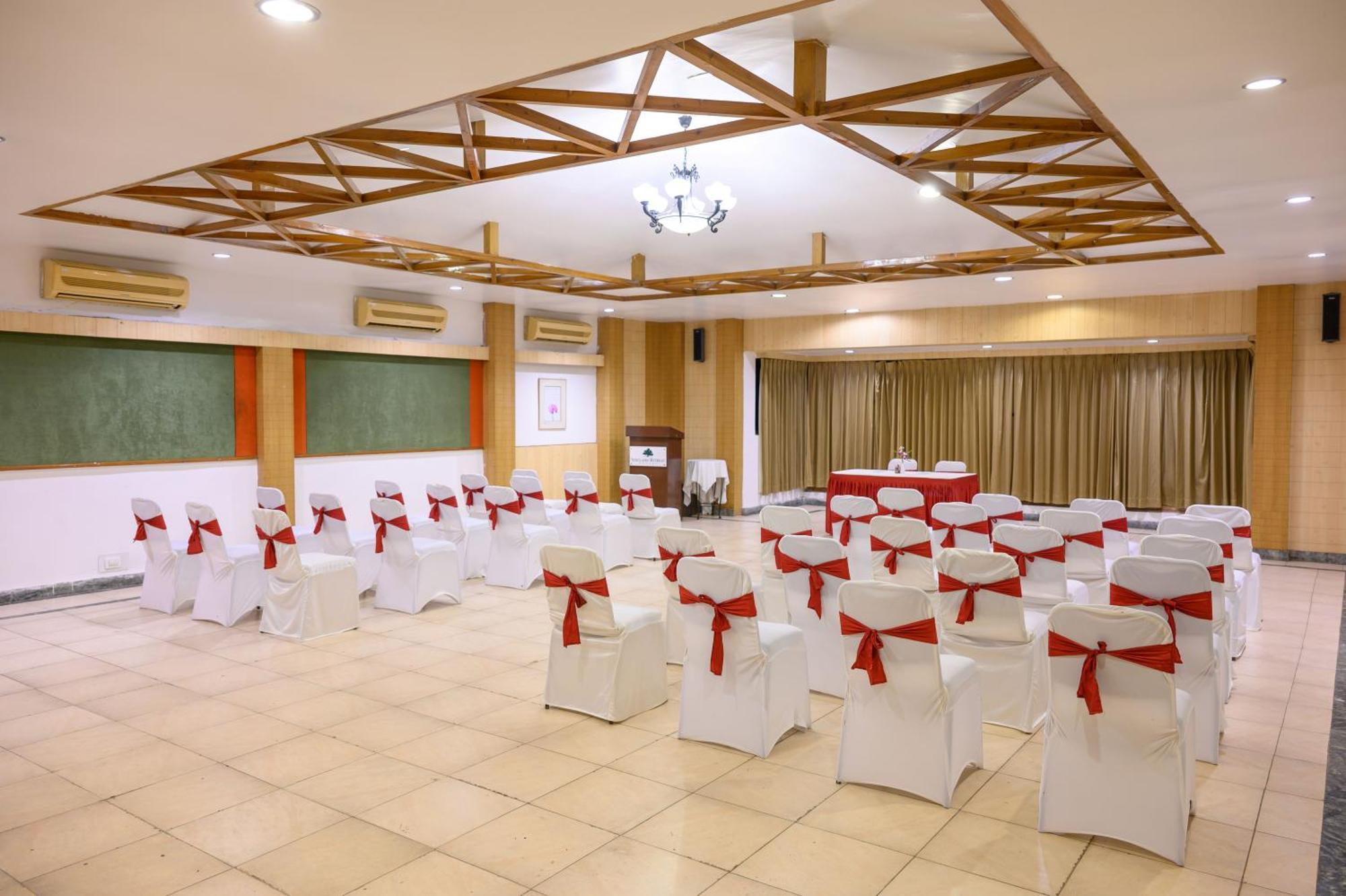 Sinclairs Retreat Dooars, Chalsa Hotel Bagian luar foto