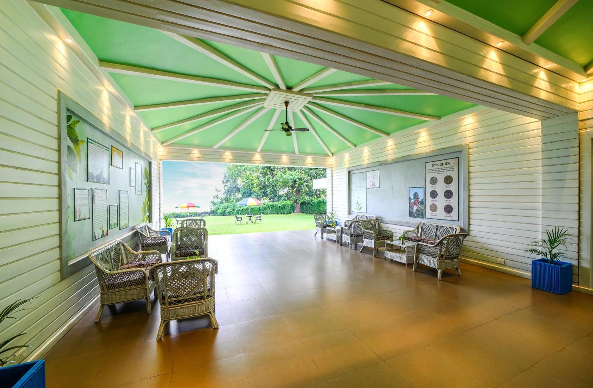 Sinclairs Retreat Dooars, Chalsa Hotel Bagian luar foto