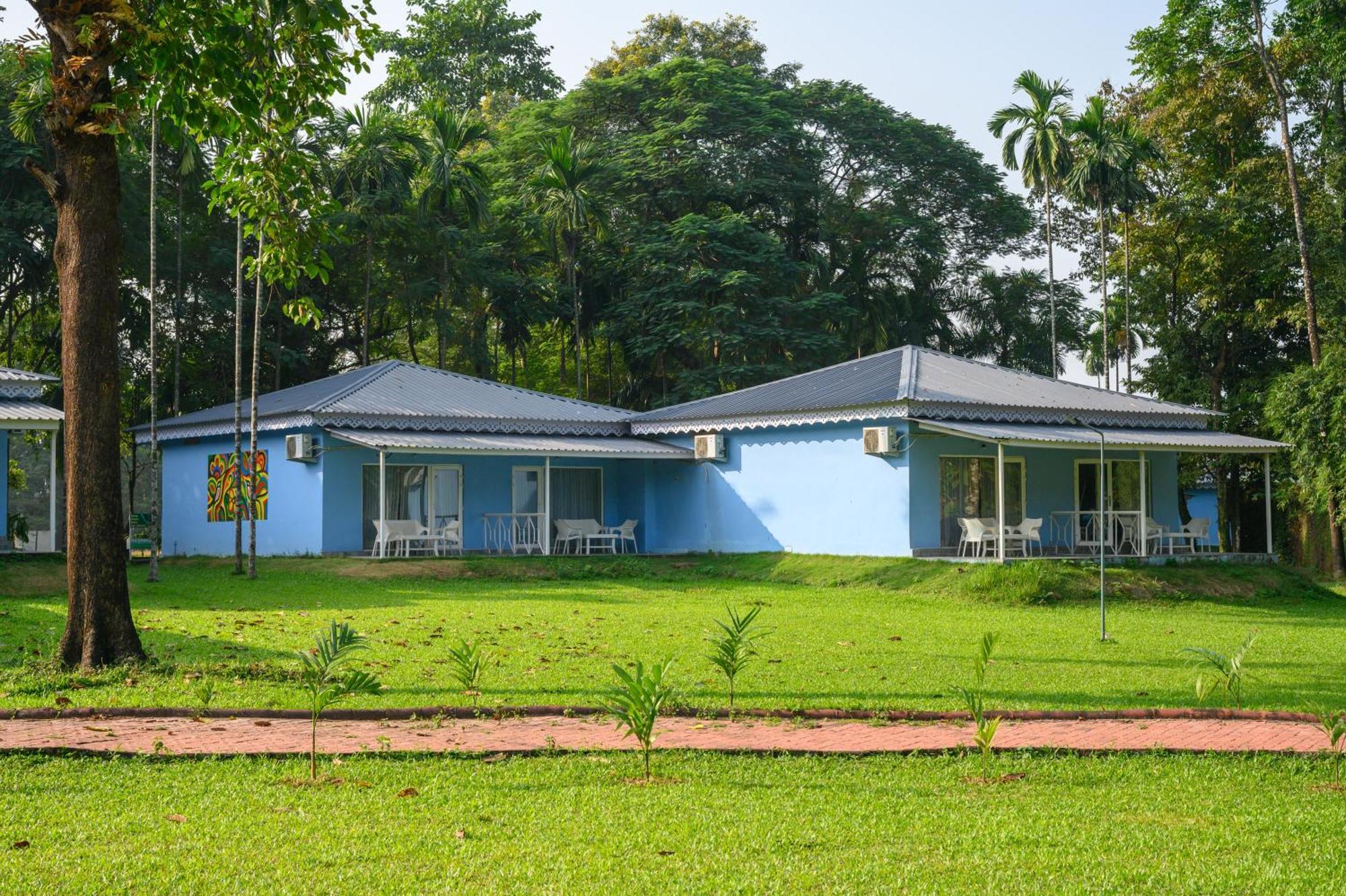 Sinclairs Retreat Dooars, Chalsa Hotel Bagian luar foto