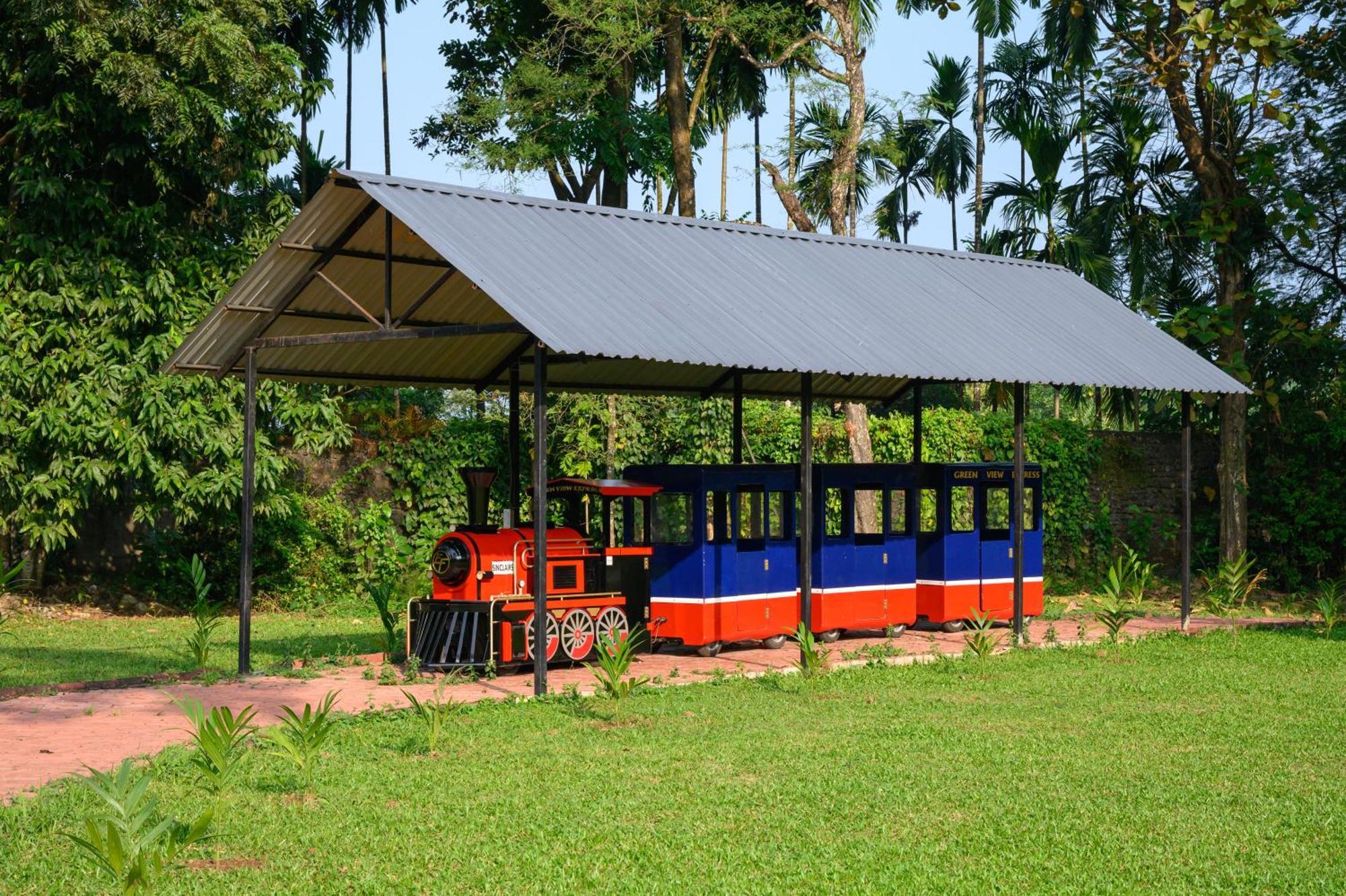 Sinclairs Retreat Dooars, Chalsa Hotel Bagian luar foto